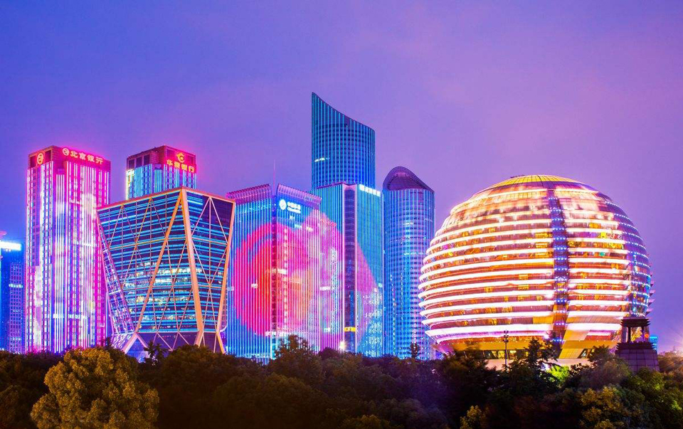 如何設(shè)計樓體亮化工程才能更加突出亮化工程的美？